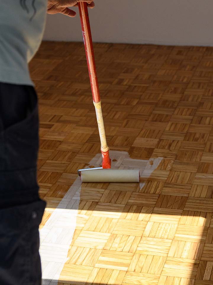 Lamare il parquet senza spostare mobili si può fare? Levigare il parquet senza togliere i mobili